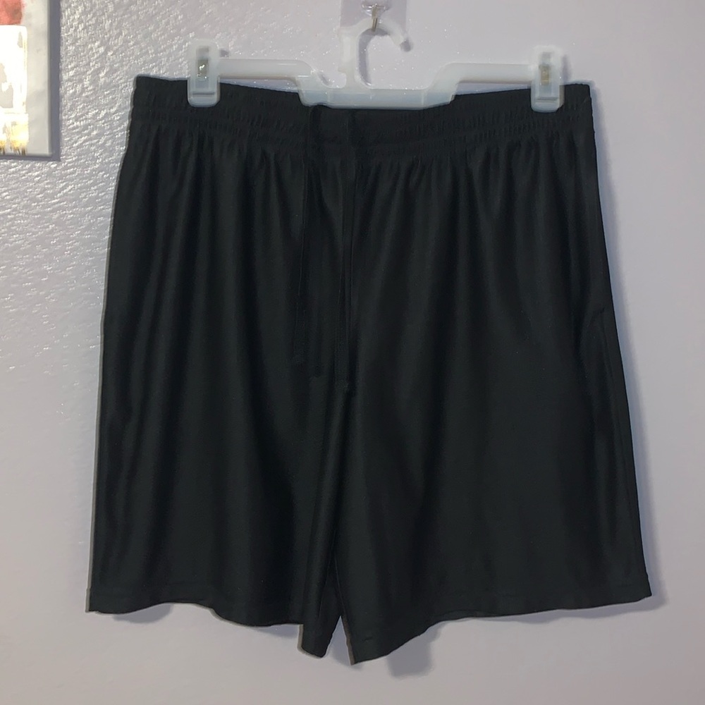 Starbury black men’s large gym workout athletic shorts pockets